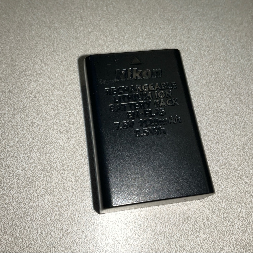 Nikon MH-32 Battery Charger + Nikon EN-EL 25 Battery - Picture 7 of 10